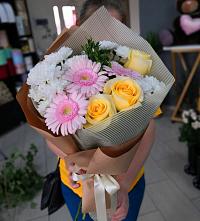 Букет цветов из:  Герберы, Розы и Хризантемы в Новосиньково
